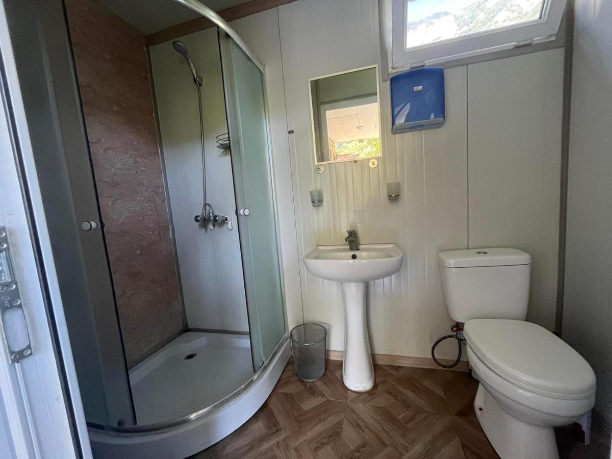 Guest House Oasis - Tvishi Екстер'єр фото