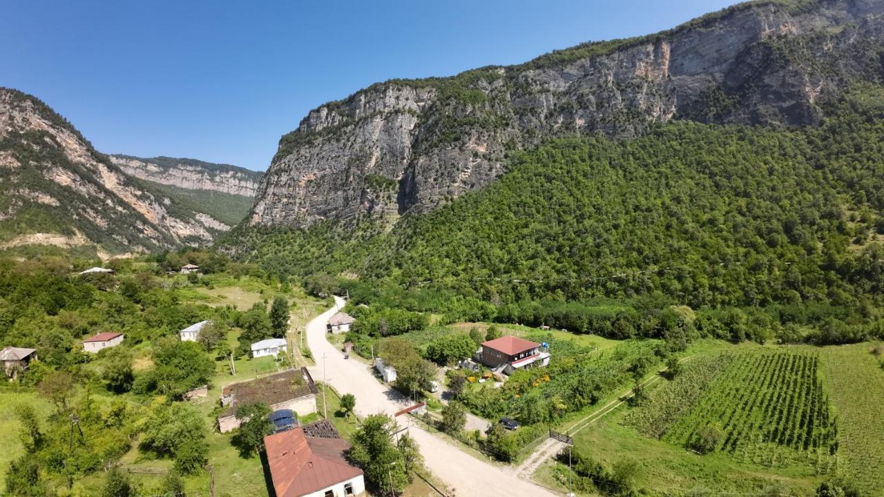 Guest House Oasis - Tvishi Екстер'єр фото